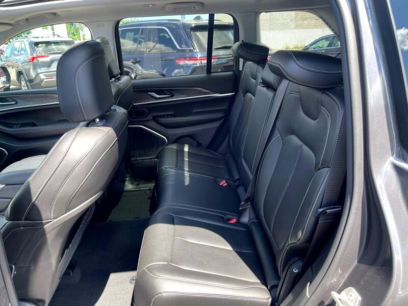 Jeep Grand Cherokee 4xe Overland 4x4 2023 Jeep Grand Cherokee 4xe Overland 4x4 2023