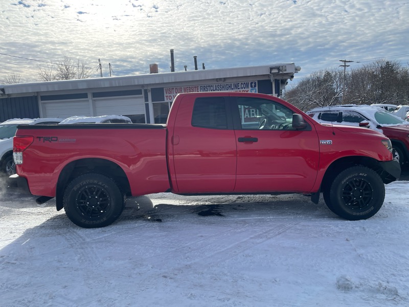 Toyota Tundra Tundra-Grade 5.7L Double Cab 4WD 2012
