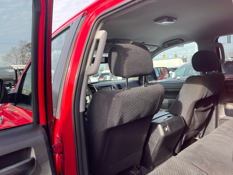 Toyota Tundra Tundra-Grade 5.7L Double Cab 4WD 2012