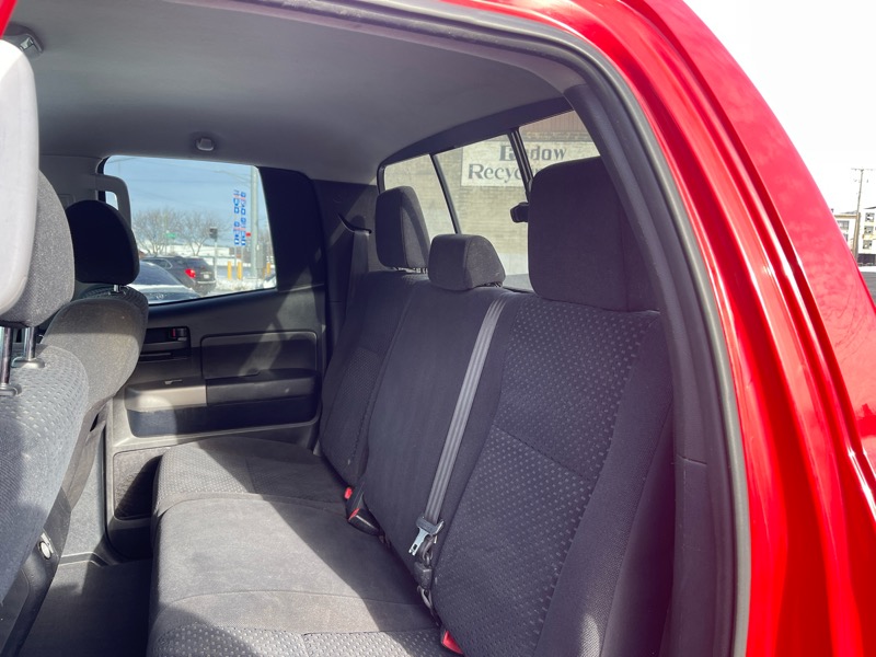 Toyota Tundra Tundra-Grade 5.7L Double Cab 4WD 2012