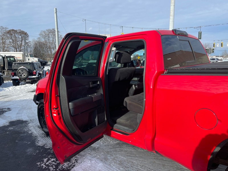 Toyota Tundra Tundra-Grade 5.7L Double Cab 4WD 2012