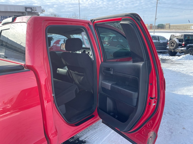 Toyota Tundra Tundra-Grade 5.7L Double Cab 4WD 2012