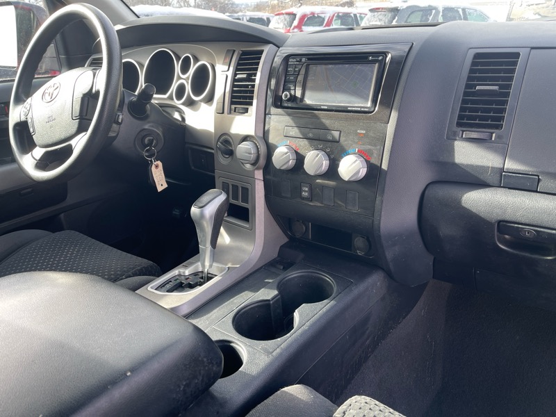 Toyota Tundra Tundra-Grade 5.7L Double Cab 4WD 2012