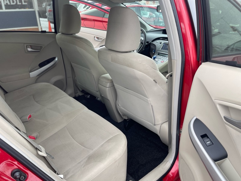 Toyota Prius Prius V 2012