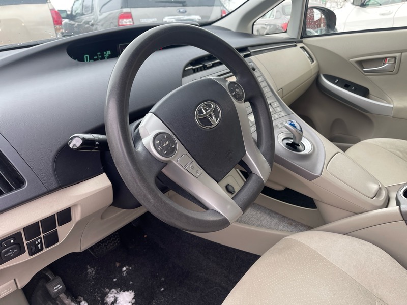 Toyota Prius Prius V 2012