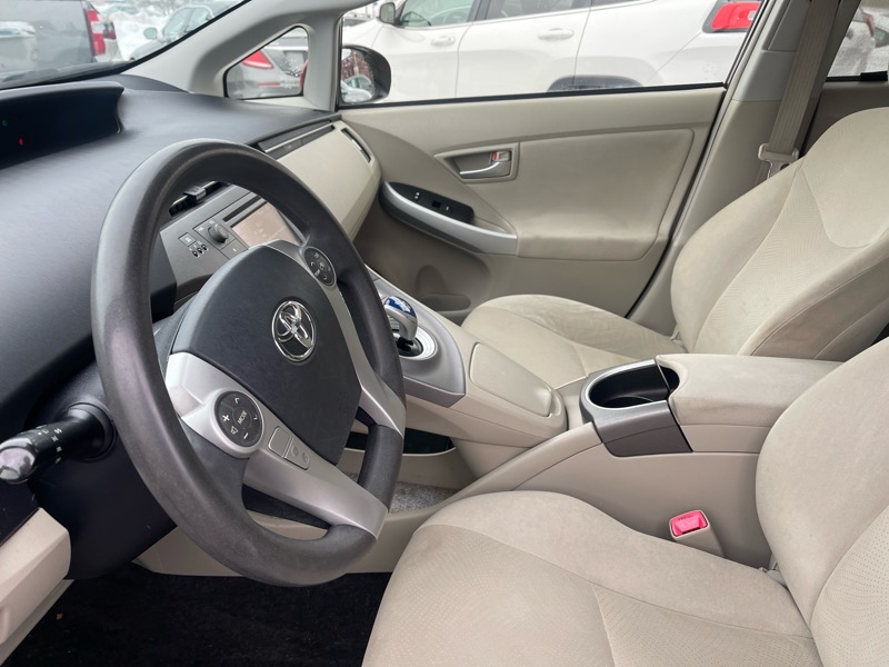 Toyota Prius Prius V 2012