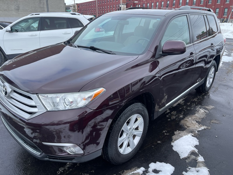 Toyota Highlander Base 4WD 2013