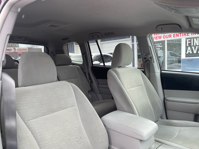 Toyota Highlander Base 4WD 2013