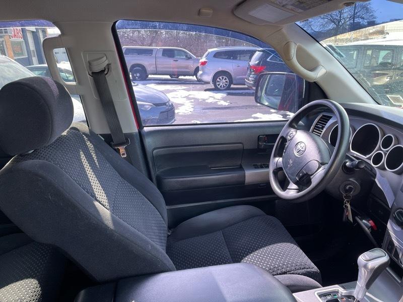 Toyota Tundra 5.7L V8 4WD 2012