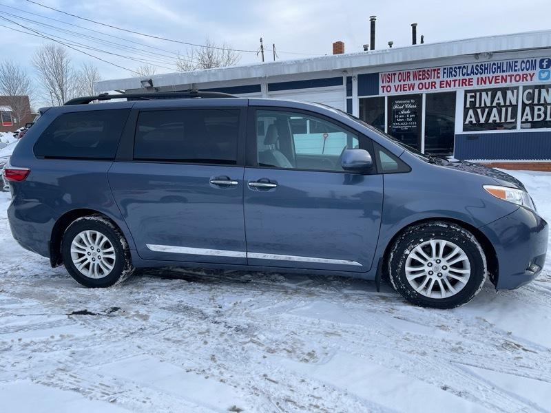 Toyota Sienna XLE FWD 8-Passenger V6 2016