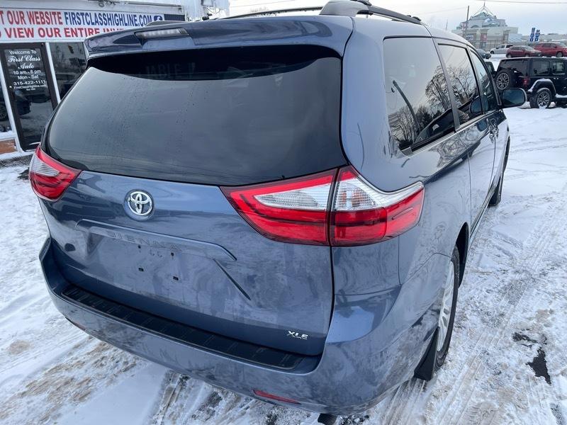 Toyota Sienna XLE FWD 8-Passenger V6 2016