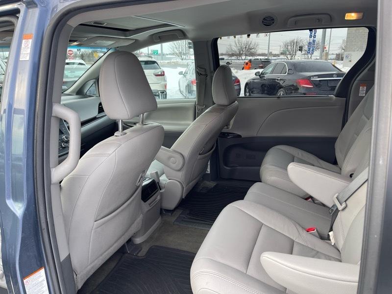 Toyota Sienna XLE FWD 8-Passenger V6 2016