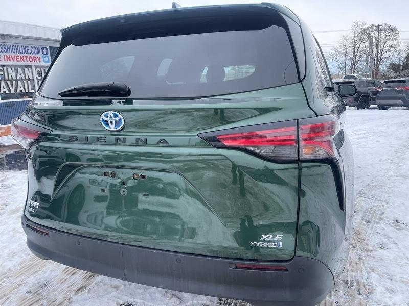 Toyota Sienna XLE 7-Passenger AWD 2021