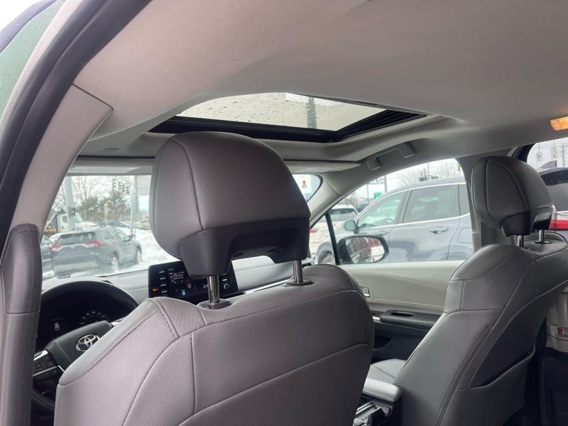 Toyota Sienna XLE 7-Passenger AWD 2021