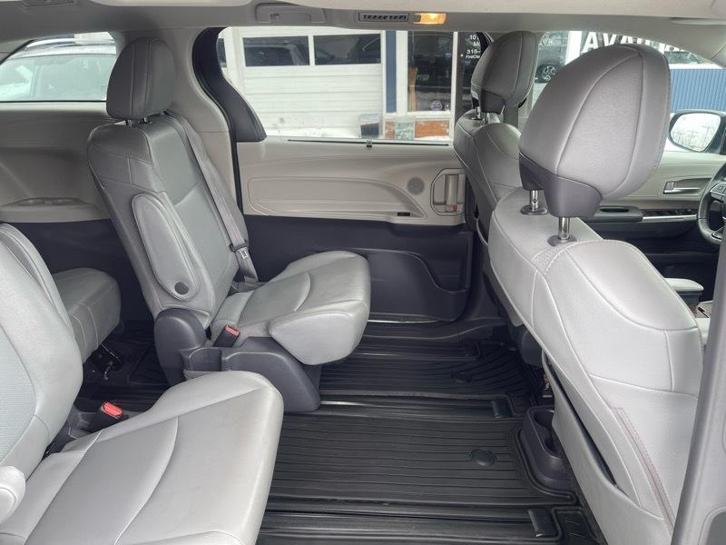 Toyota Sienna XLE 7-Passenger AWD 2021