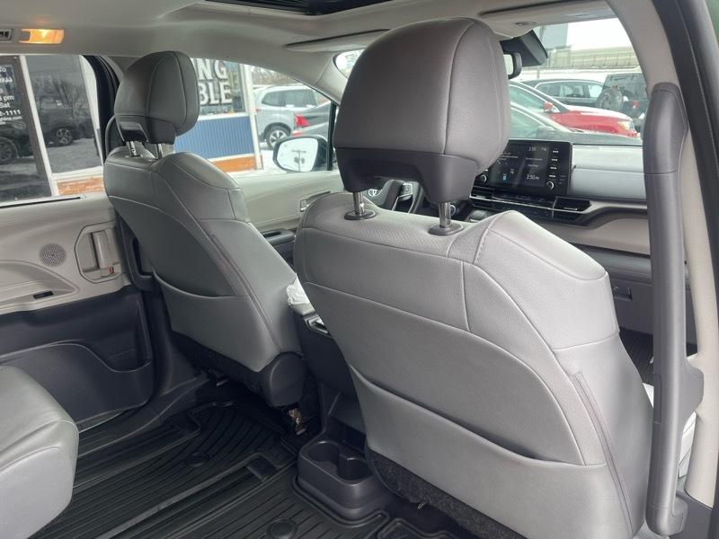 Toyota Sienna XLE 7-Passenger AWD 2021