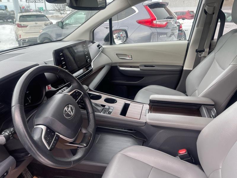 Toyota Sienna XLE 7-Passenger AWD 2021