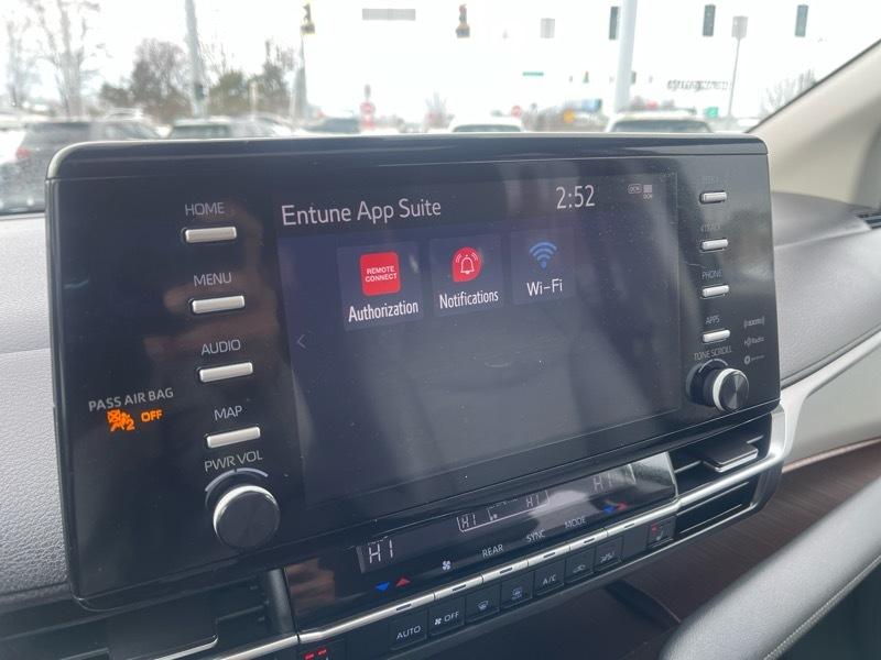 Toyota Sienna XLE 7-Passenger AWD 2021