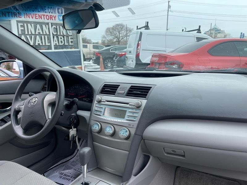 Toyota Camry 4dr Sdn LE Auto 2008