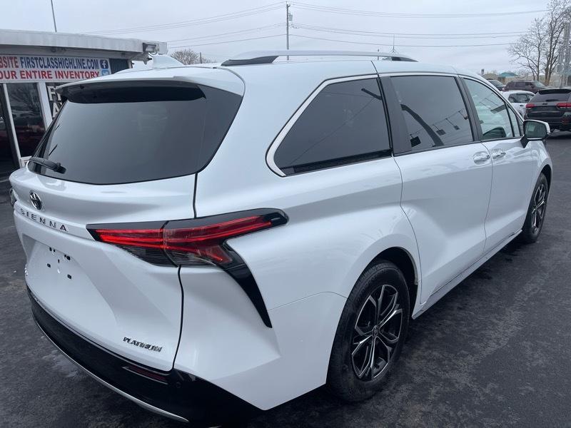 Toyota Sienna Platinum 7-Passenger AWD 2026