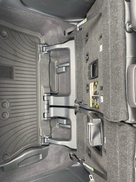 Toyota Sienna Platinum 7-Passenger AWD 2026