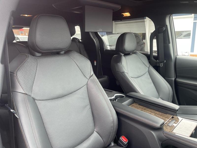Toyota Sienna Platinum 7-Passenger AWD 2026