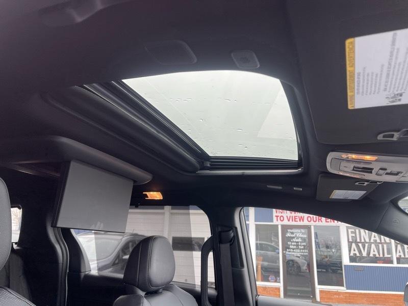 Toyota Sienna Platinum 7-Passenger AWD 2026