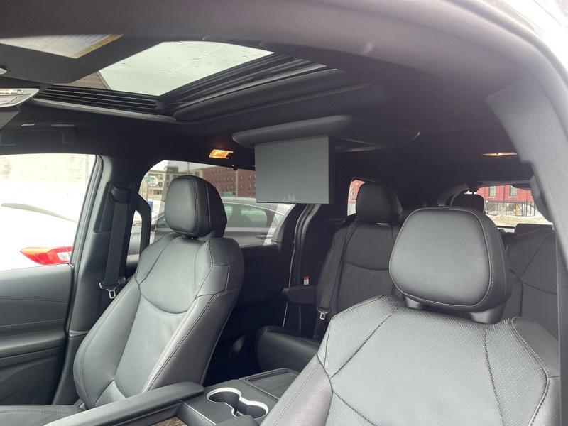 Toyota Sienna Platinum 7-Passenger AWD 2026