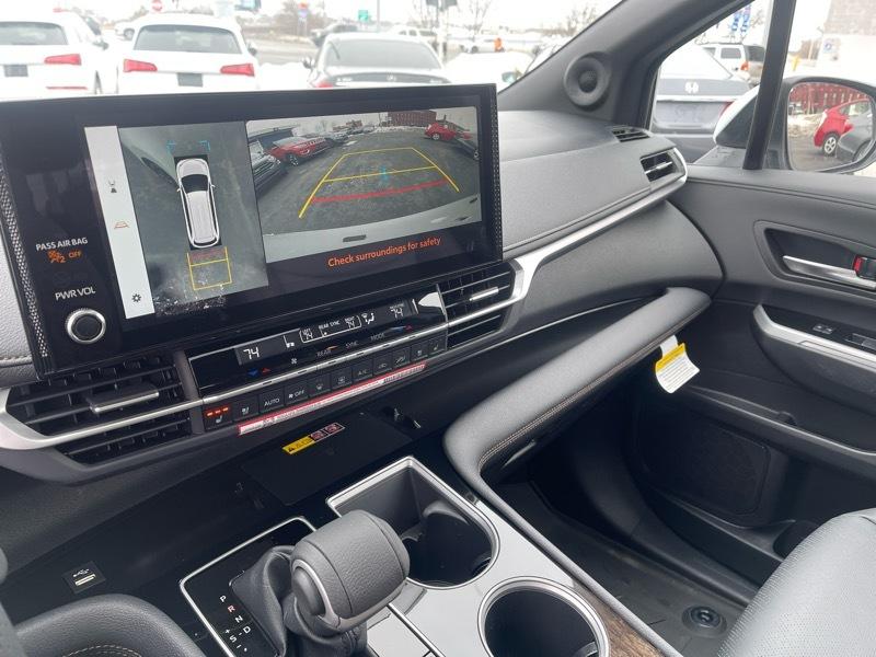 Toyota Sienna Platinum 7-Passenger AWD 2026