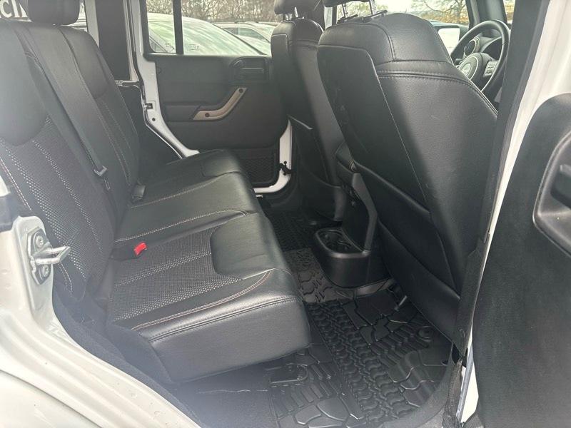 Jeep Wrangler 4WD 4dr Unlimited Sahara 2017