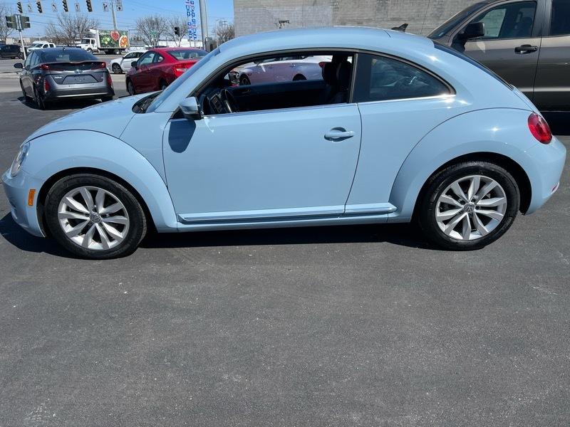 Volkswagen Beetle 2.0T Turbo 2013