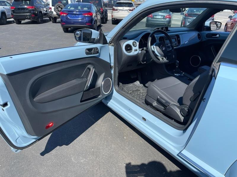 Volkswagen Beetle 2.0T Turbo 2013