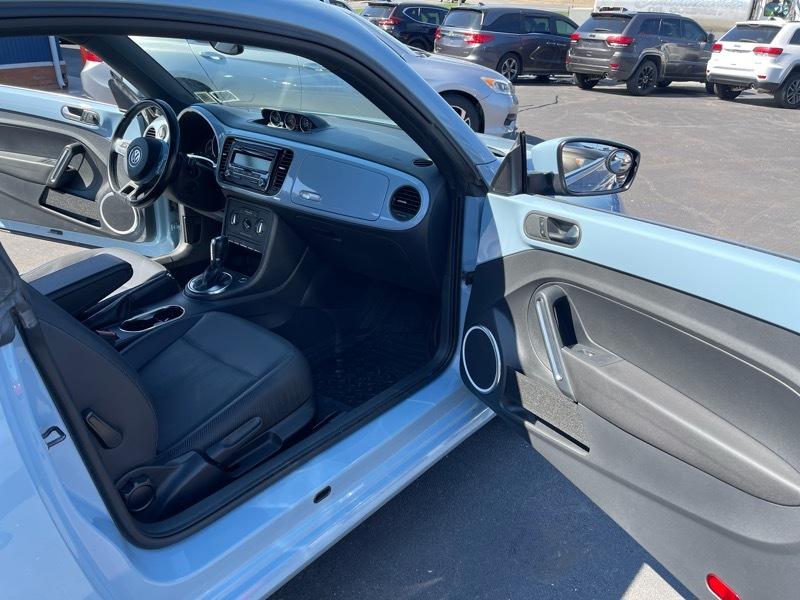 Volkswagen Beetle 2.0T Turbo 2013