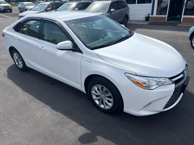 Toyota Camry Hybrid LE 2017