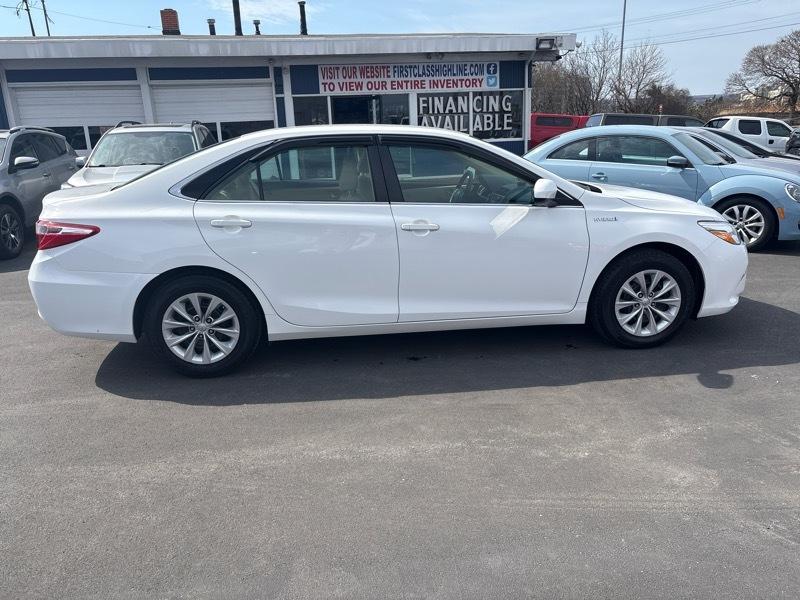 Toyota Camry Hybrid LE 2017