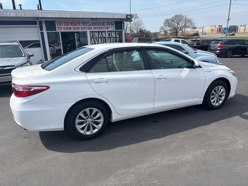 Toyota Camry Hybrid LE 2017