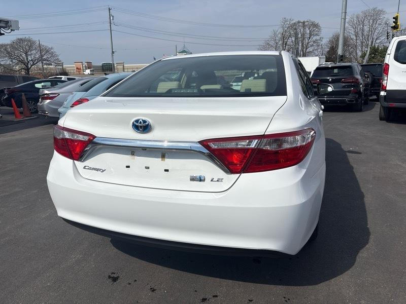 Toyota Camry Hybrid LE 2017