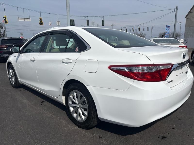 Toyota Camry Hybrid LE 2017