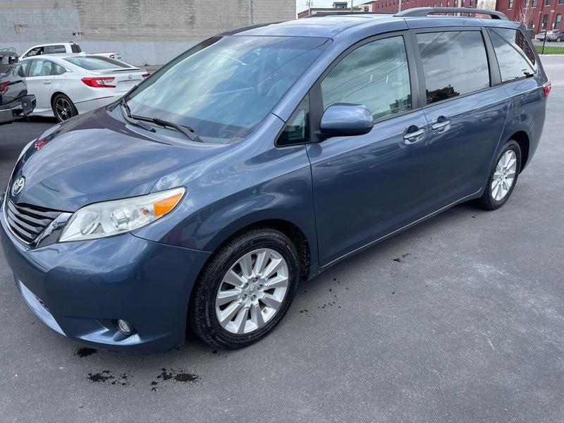 Toyota Sienna Limited AWD 7-Passenger V6 2015