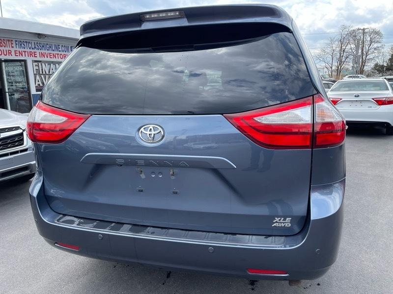 Toyota Sienna Limited AWD 7-Passenger V6 2015