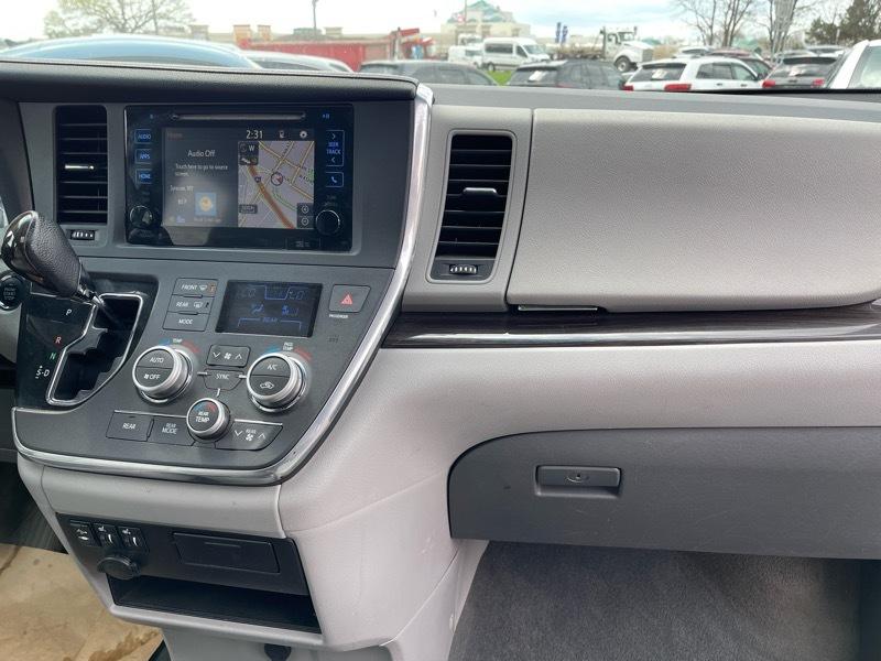 Toyota Sienna Limited AWD 7-Passenger V6 2015