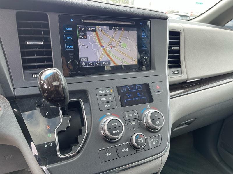 Toyota Sienna Limited AWD 7-Passenger V6 2015