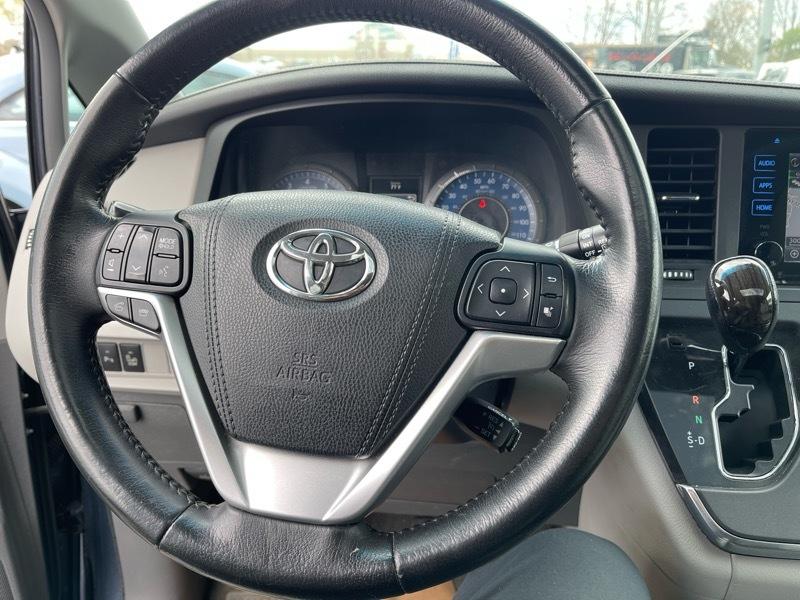 Toyota Sienna Limited AWD 7-Passenger V6 2015