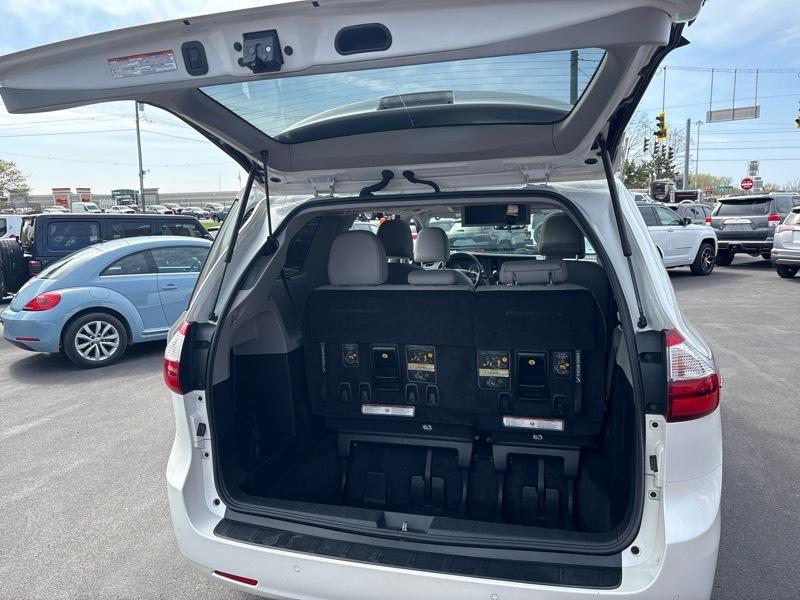 Toyota Sienna XLE 7-Passenger AWD 2018