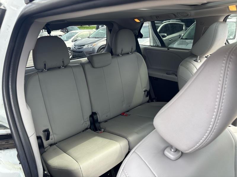 Toyota Sienna XLE 7-Passenger AWD 2018