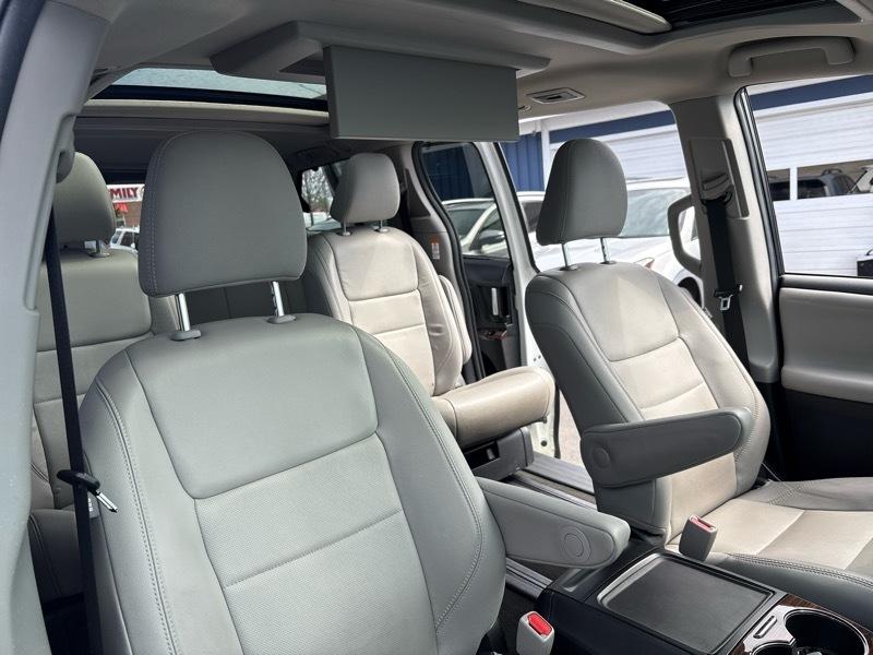 Toyota Sienna XLE 7-Passenger AWD 2018