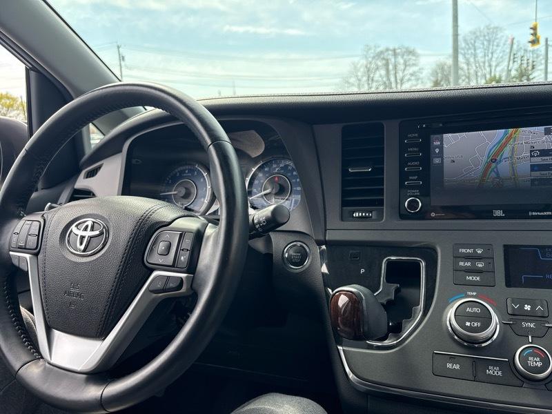 Toyota Sienna XLE 7-Passenger AWD 2018