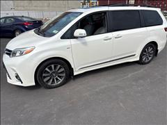 2018 Toyota Sienna 