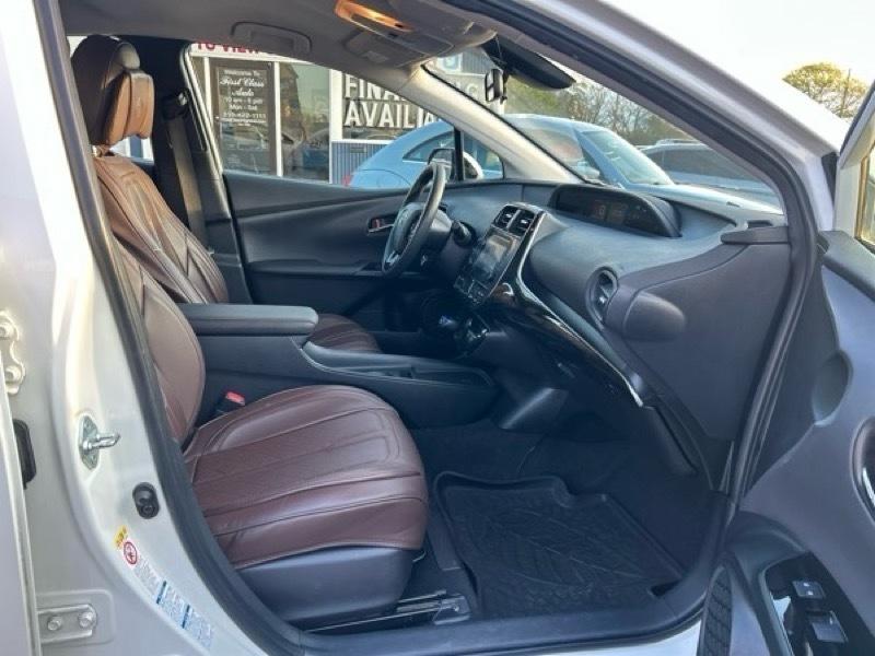 Toyota Prius XLE AWD-e 2019