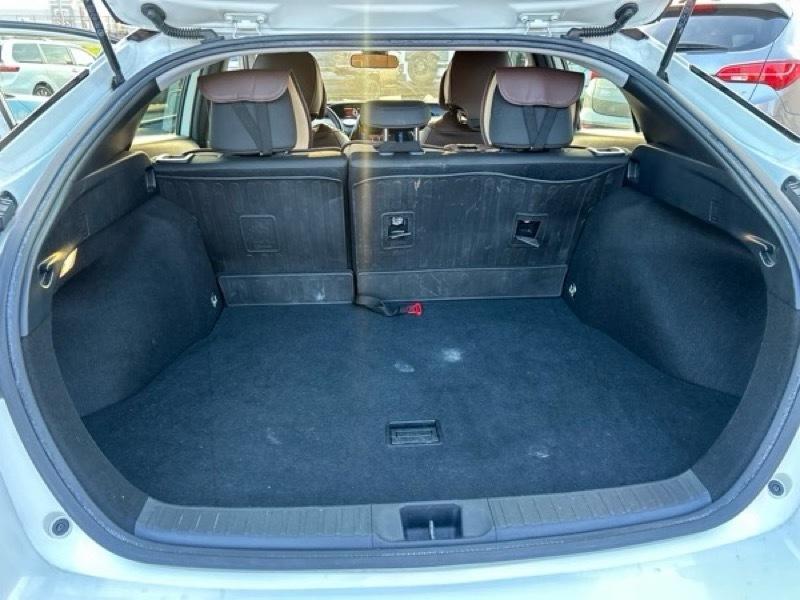 Toyota Prius XLE AWD-e 2019